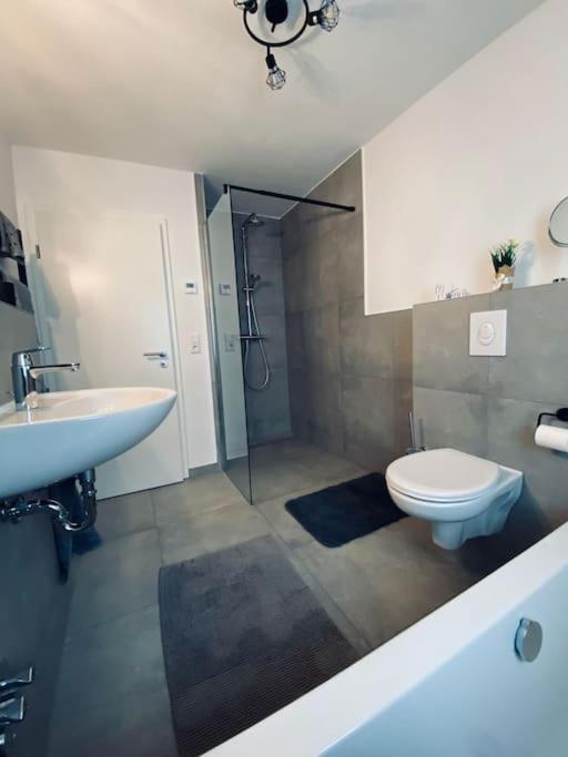 Chio 4 Pax Ferienwohnung Auch Als Monteur Unterkunft Nutzbar, In Stolberg - Vicht Apartament Stolberg (Rhineland)