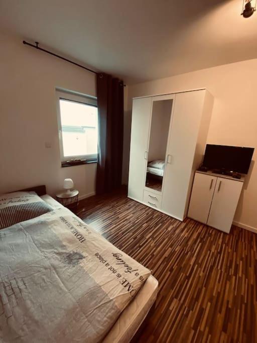 Grosszuegige Auch Als Monteur Nutzbar, In Stolberg - Vicht Apartment Stolberg (Rhineland)